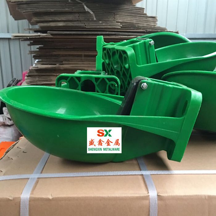 plastic cattle bowl 2(001).jpg