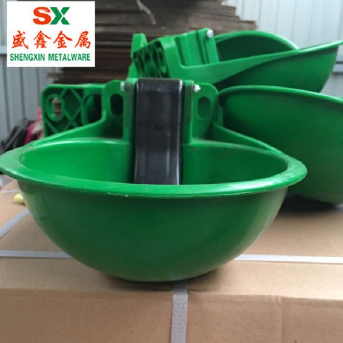 plastic cattle bowl 4(001).jpg